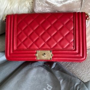 Dasein red chain strap bag